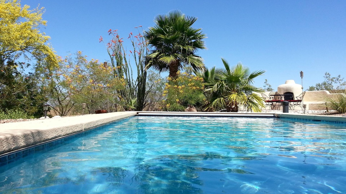 Camino Del Oeste Estates House | Dream Home with Solar Heated Pool, Putting Green, City Lights