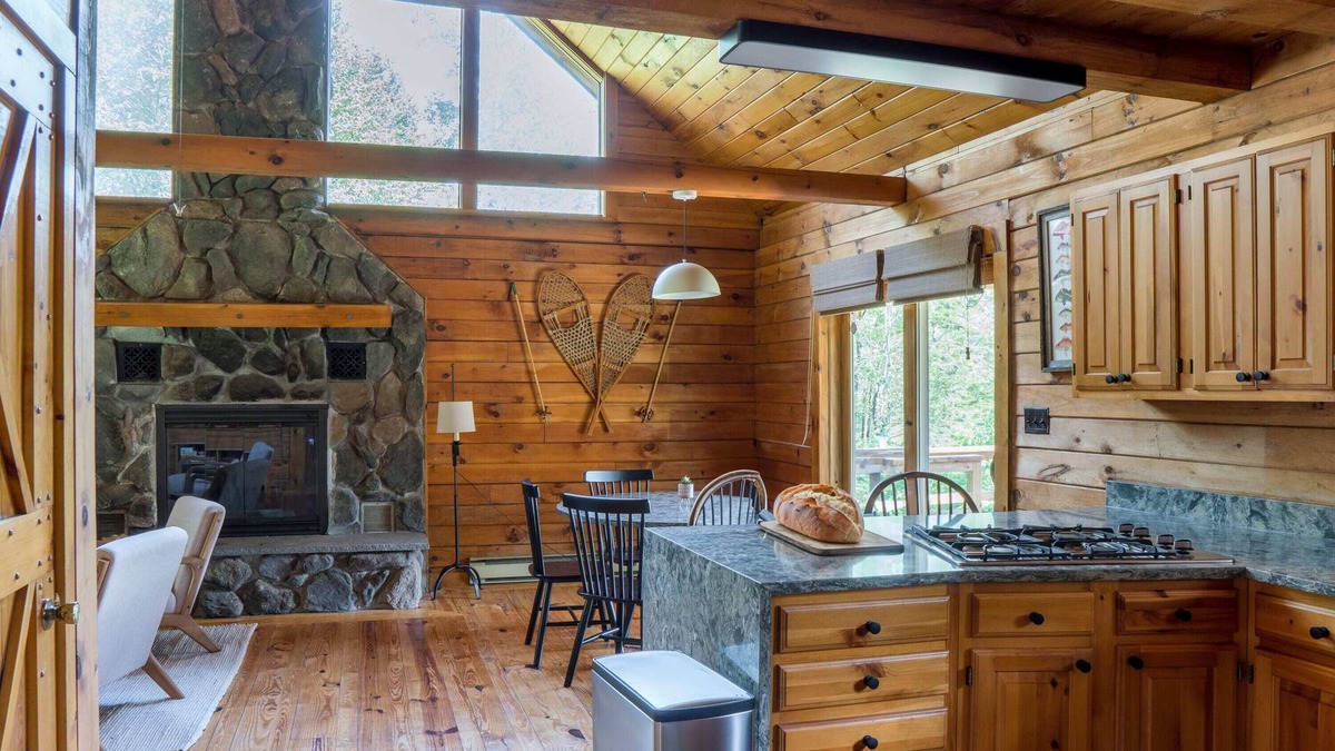 Roscoe Cabin | Dream House with Foosball and Fire Pit