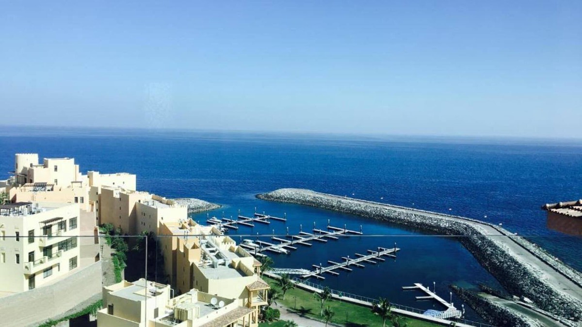 Al Kubus Apartment | Dream Inn - 2BR Apartment with Sea View in Fujairah
