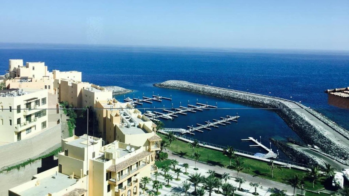 Al Kubus Apartment | Dream Inn - 2BR Apartment with Sea View in Fujairah