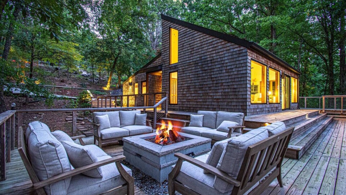 Mountain Creek House | Dream Retreat with Hot Tub, FirePit, Grill and only 15 min to Downtown Chattanooga