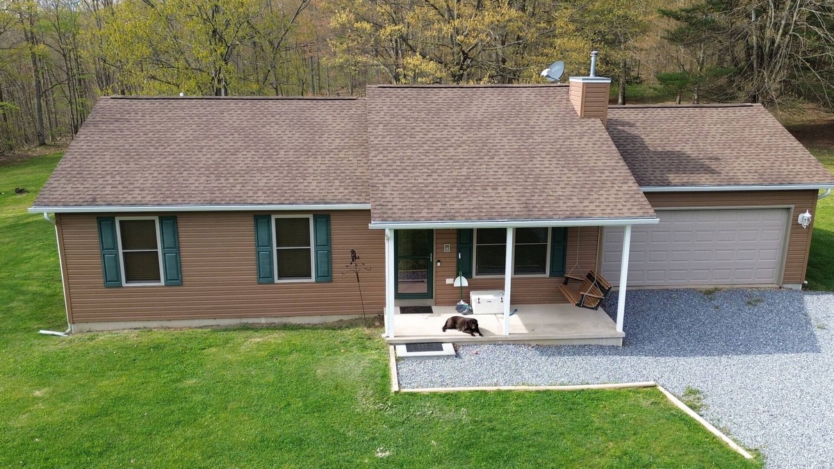 Weedville House | Dream Ridge Lodge - Spacious, Private and Centrally Located
