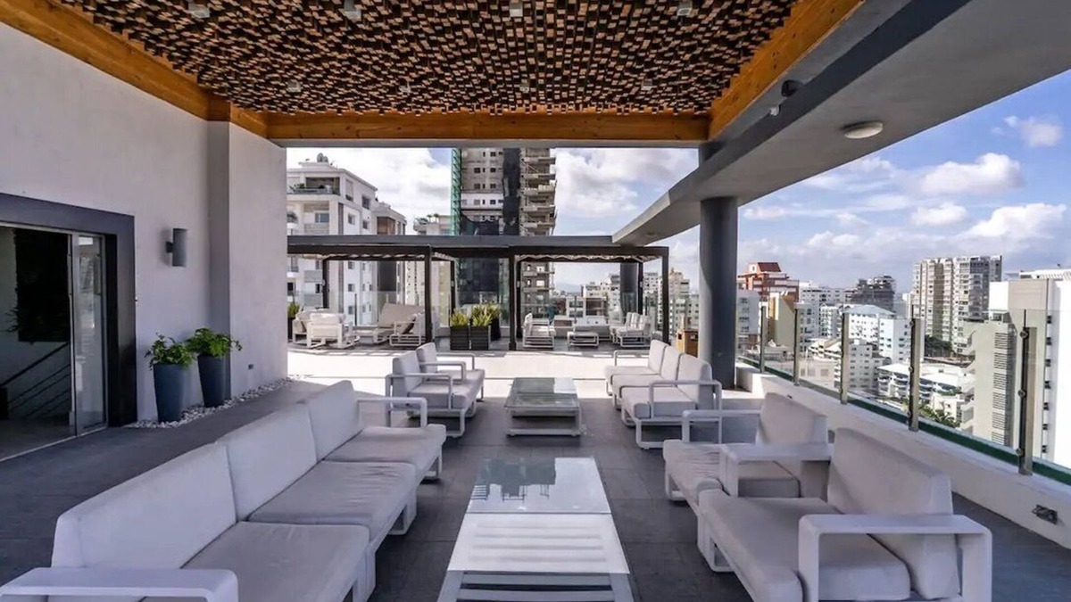 Yolanda Morales Apartment | Dream Rooftop Downtown View