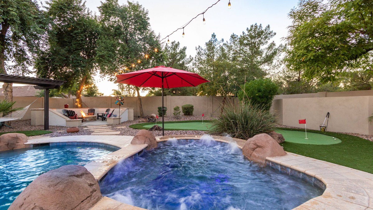 Chandler House | Dream Vacation Heated Pool Oasis! Sleeps 10