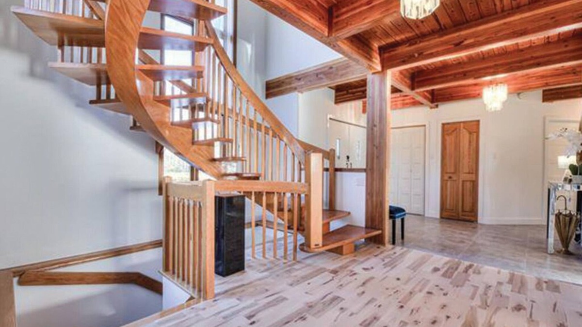 Bellefeuille Villa | Dream Vacation Home in Saint-Jerome