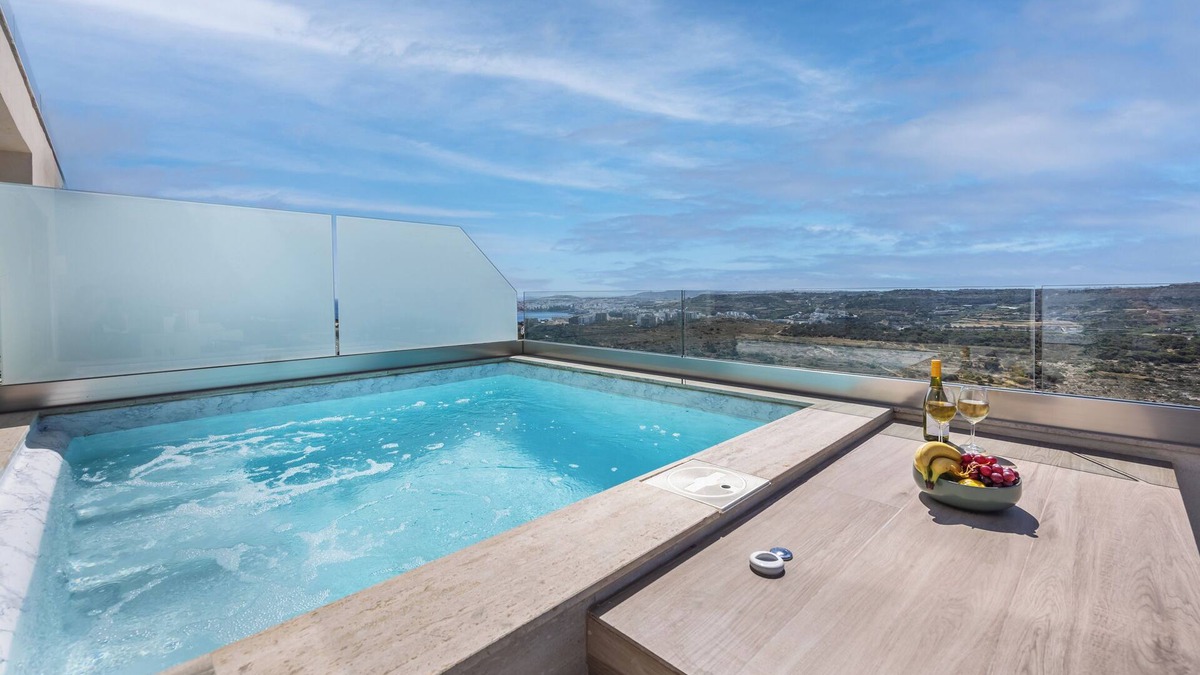 Mellieha Apartment | Dream Vacation with Private Pool BBQ and breathtaking sunrise and sunset views