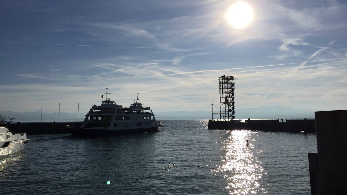 Friedrichshafen Apartment | Dream view directly on Lake Constance in the city center with immediate proximity to the lake at the marina