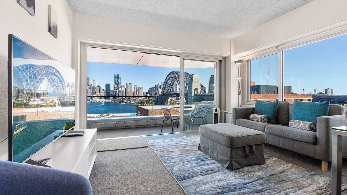 Kirribilli Apartment | Dream Views of Sydney CBD