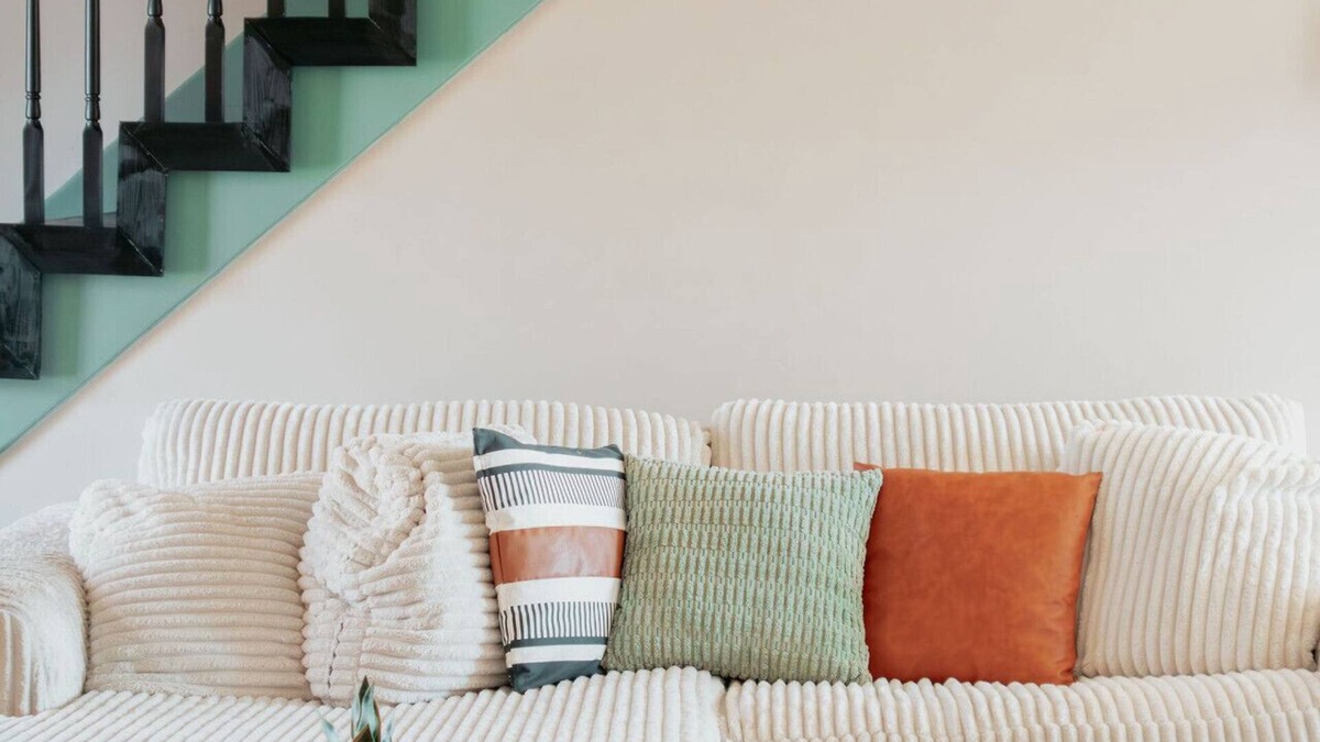 Clarksville House | Dreamcatcher Cottage Boho Charm & King Bed Comfort