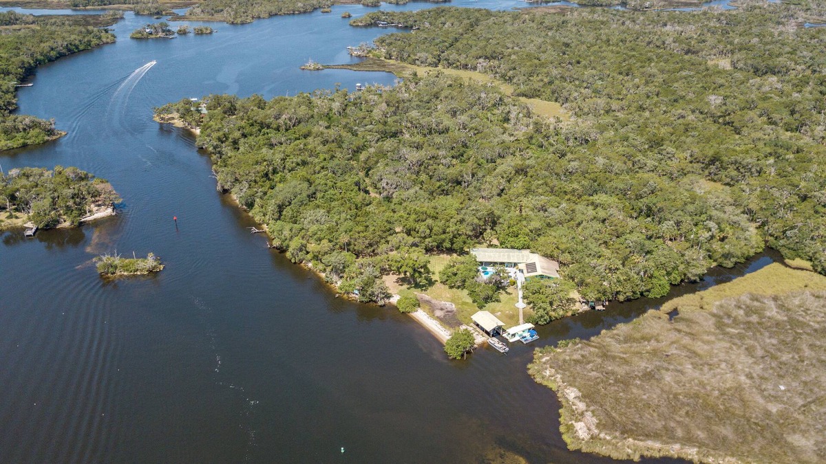 Homosassa House | Dreamcatcher Island - Scallop and Fishing Paradise
