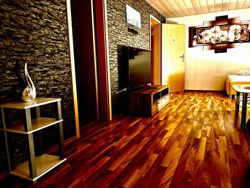 Garnberg Apartment | DreamHouse Apartments