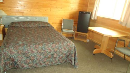 Moose Jaw Hotel | Dreamland Motel