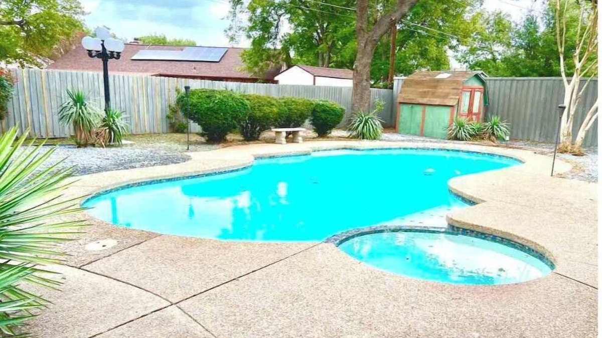 Euless House | Dreams of Beaches