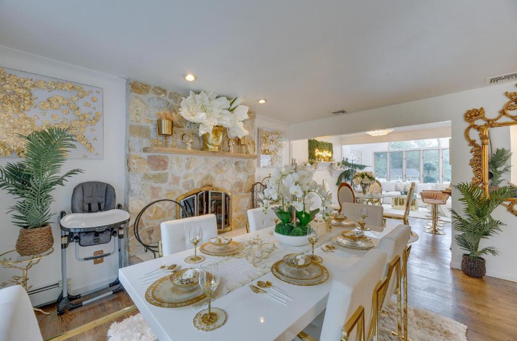 Lake Grove House | Dreams of Paradise Luxury Home with Pool!