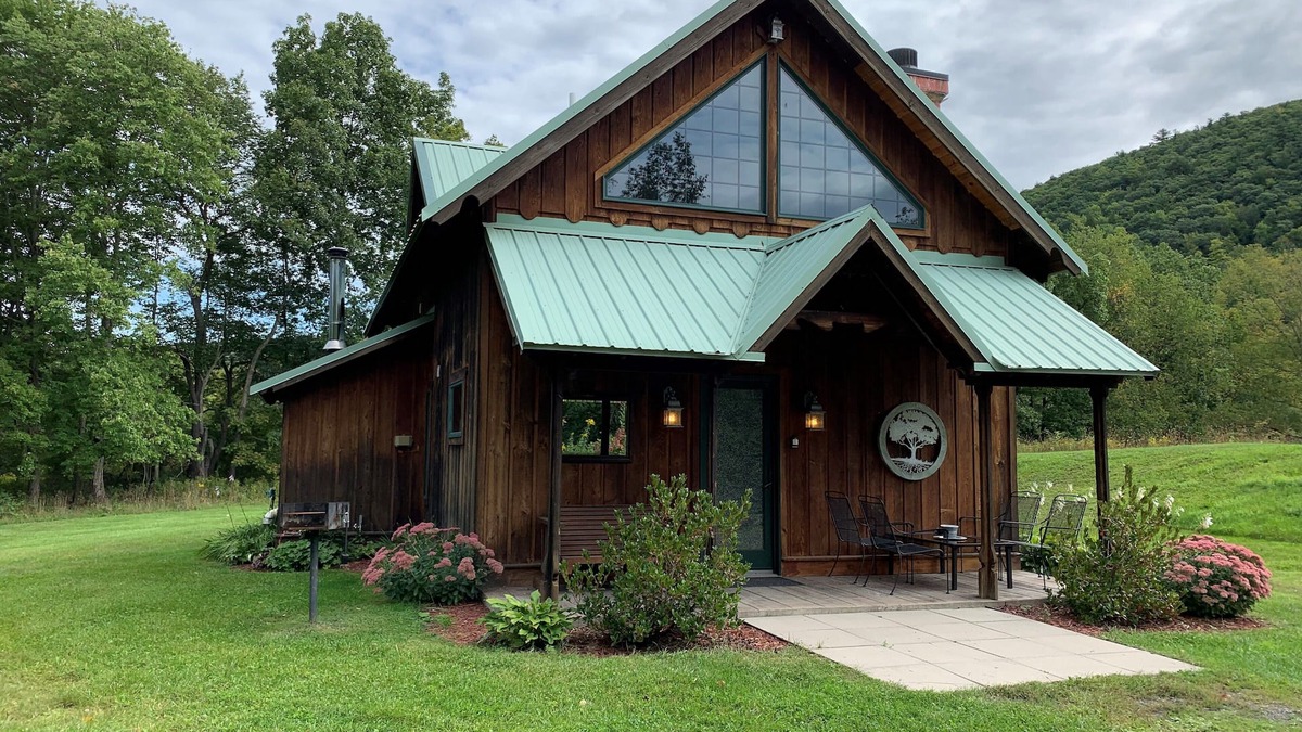 Maryland Ski Chalet | Dreams Park/All Star! Chalet- Old World Village