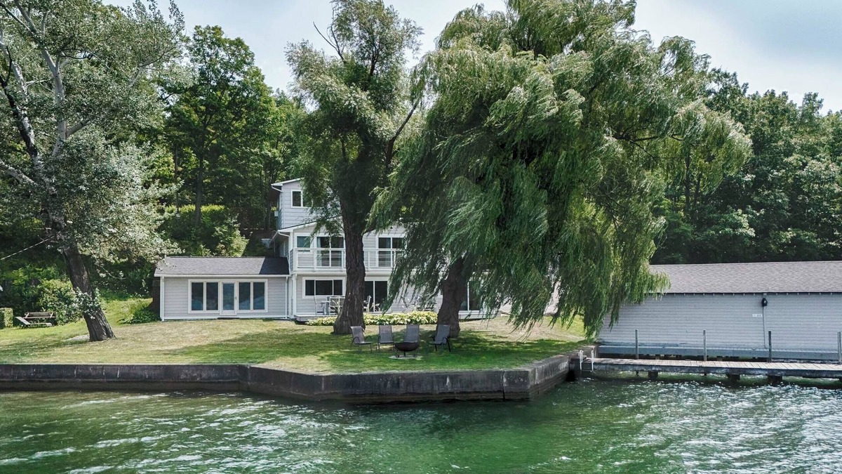 Hammondsport House | Dreamways: "Memorable Views + Pet Friendly!"