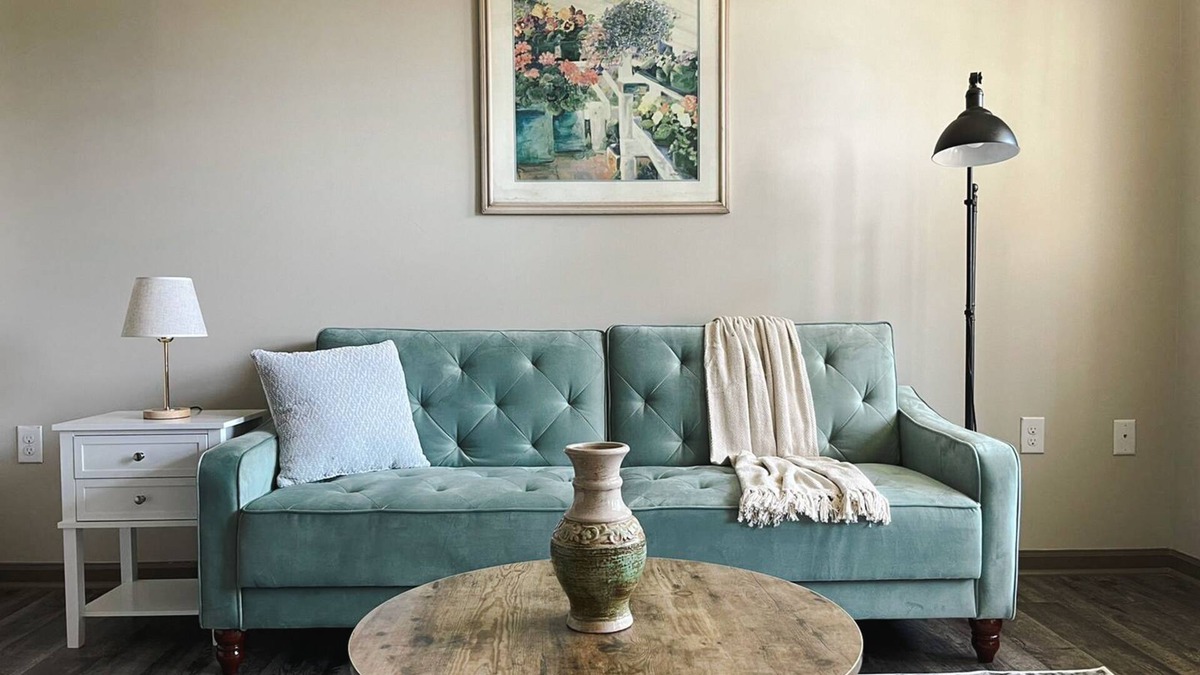 Ferndale Apartment | Dreamy 1BD/1BA w/Balcony + Gym - Little Rock