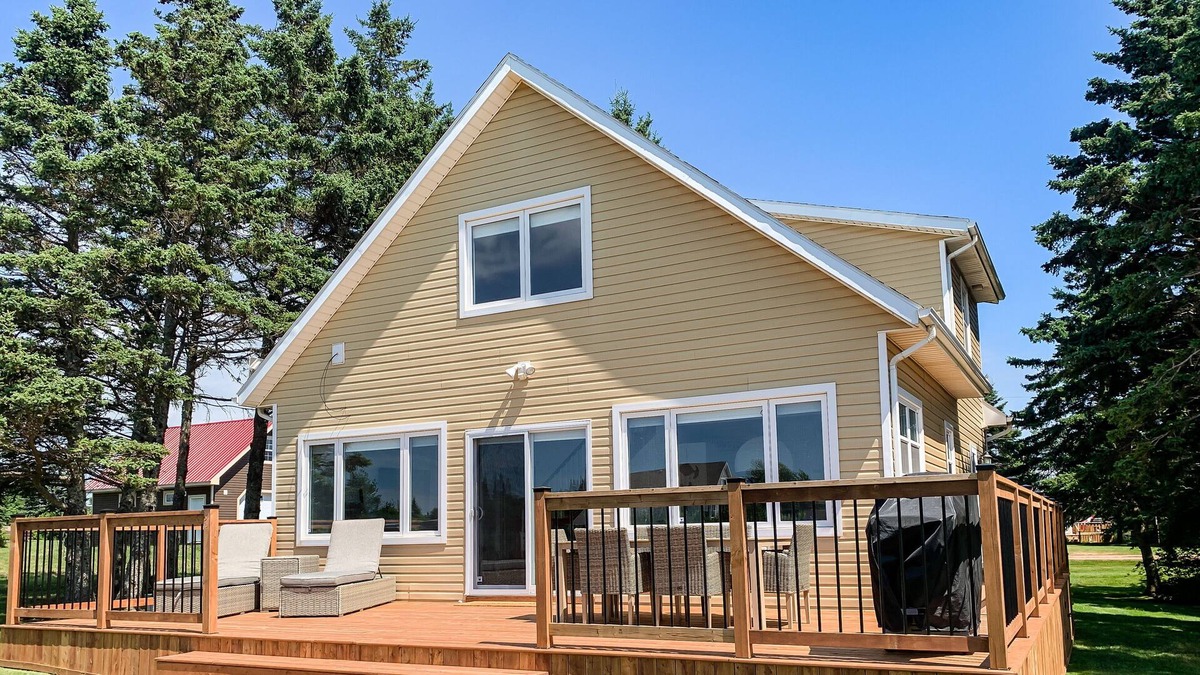 Canoe Cove Cottage | Dreamy 3 BR Cottage