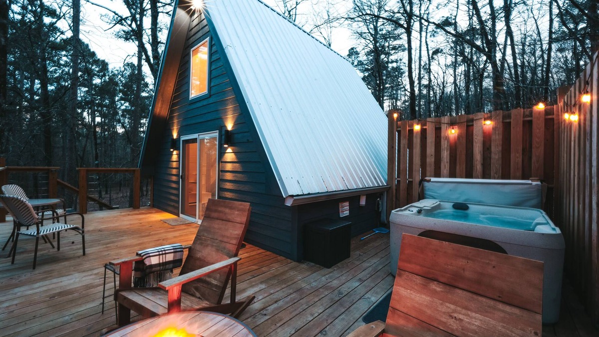 Royal Cabin | Dreamy A-Frame w/hot tub-Near Pristine Lake Ouachita and Hot Springs National Pk