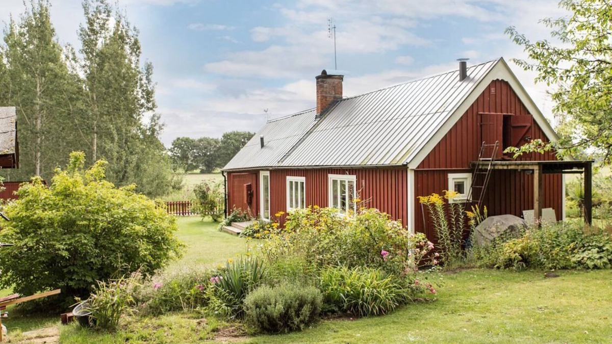 Fjalkinge Cottage | Dreamy Cottage with Fireplace, Close to Swimming, Fishing, and Hiking Trails