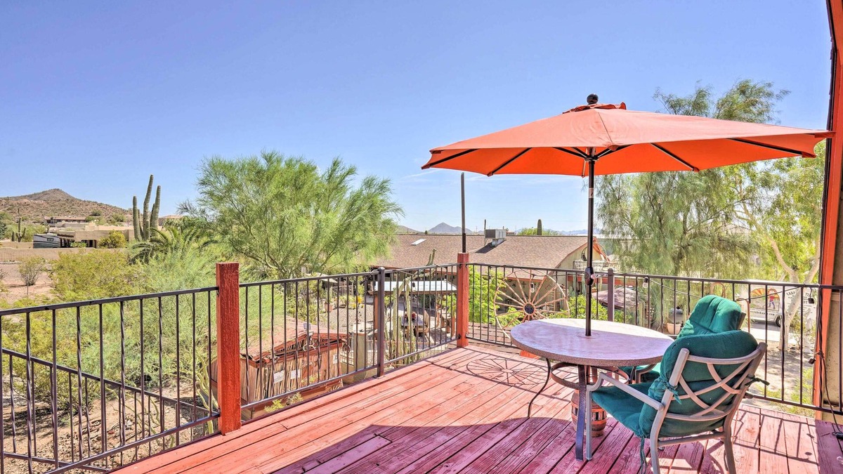 Desert View Apartment | Dreamy Desert Studio w/Deck + Pool Access!