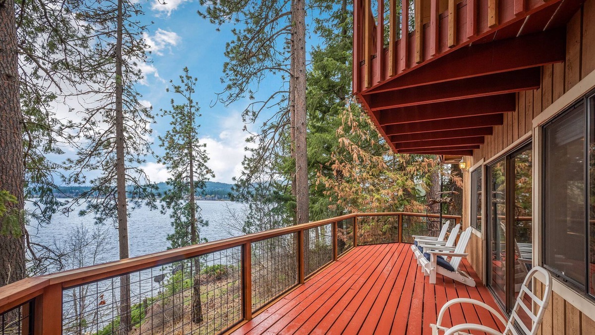 Post Falls Cabin | Dreamy Fully Renovated Lake House