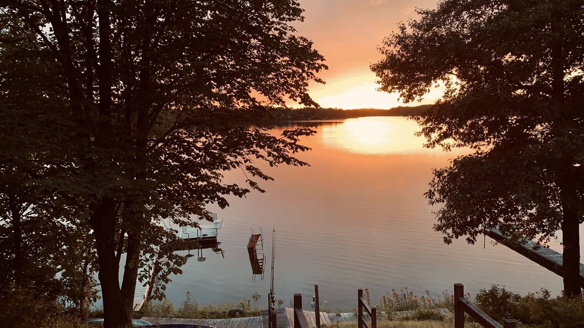 Cumberland House | Dreamy Lake House on Beaver Dam