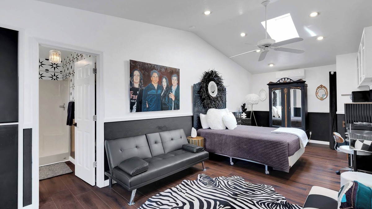 West University Apartment | Dreamy, Monochromatic Studio! Close to UofA! Walk to campus/4th ave/downtown!