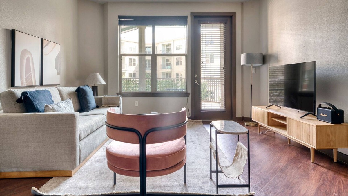 Dawson Apartment | Dreamy South Austin 2BR w/ Pool, W/D & Gym, nr restaurants, by Blueground