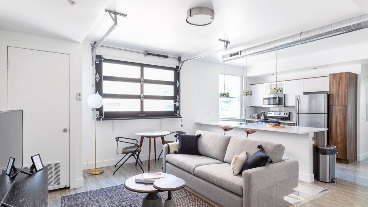 University Park Apartment | Dreamy University 2BR w/ W/D, near campus, dining, bars, by Blueground
