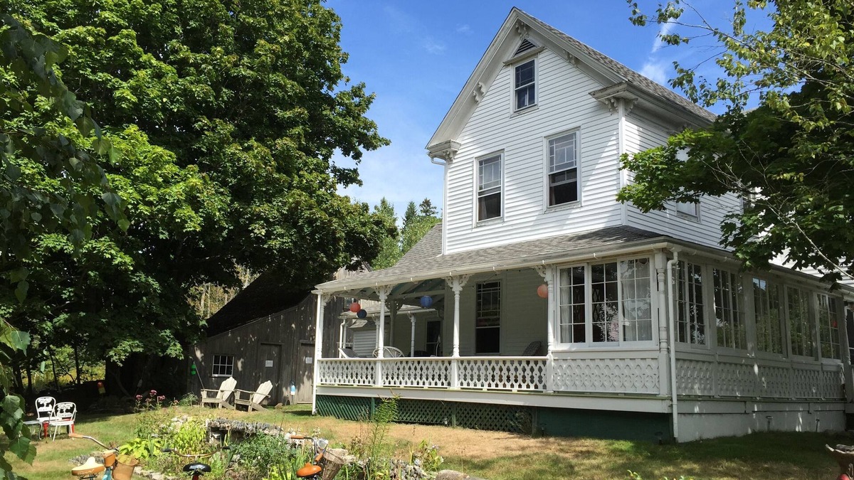 Islesford Other | Dreamy vintage farmhouse on Maine Island near Acadia, sleeps 7
