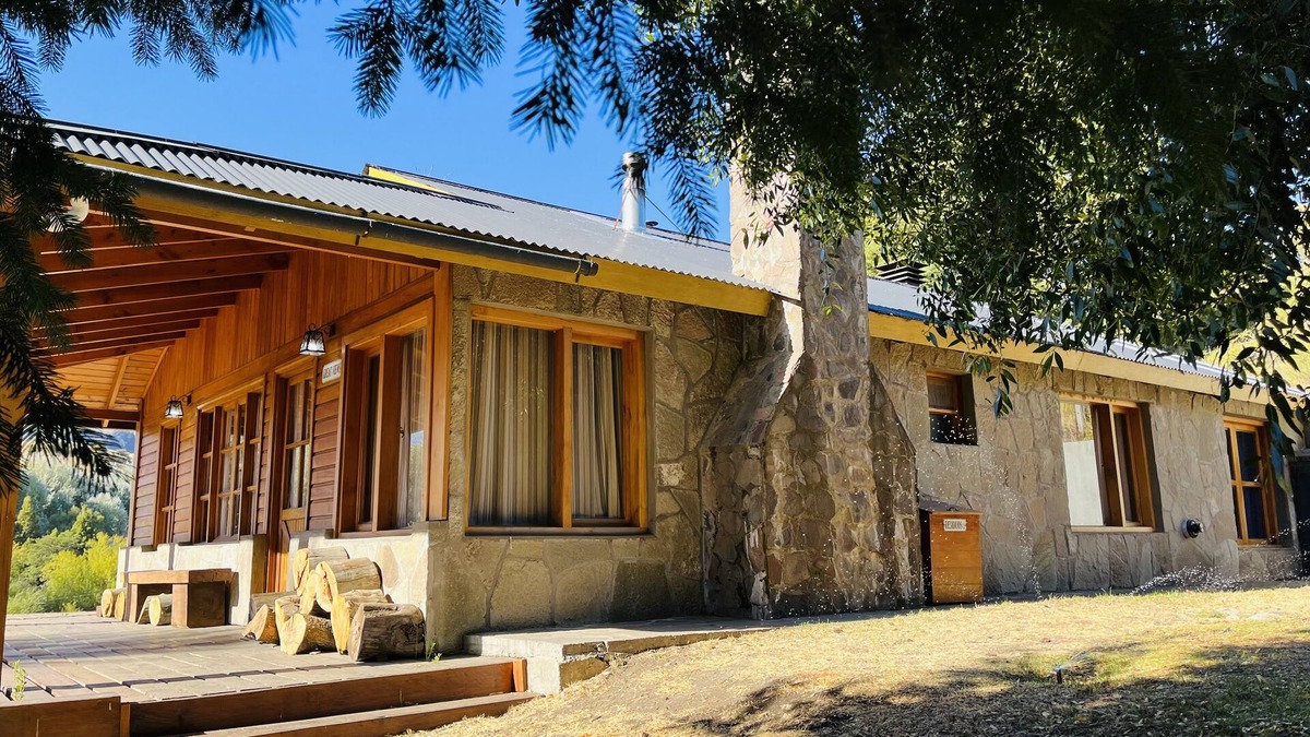 Junin de los Andes Cabin | Dreamy Wooden Cabin by the River