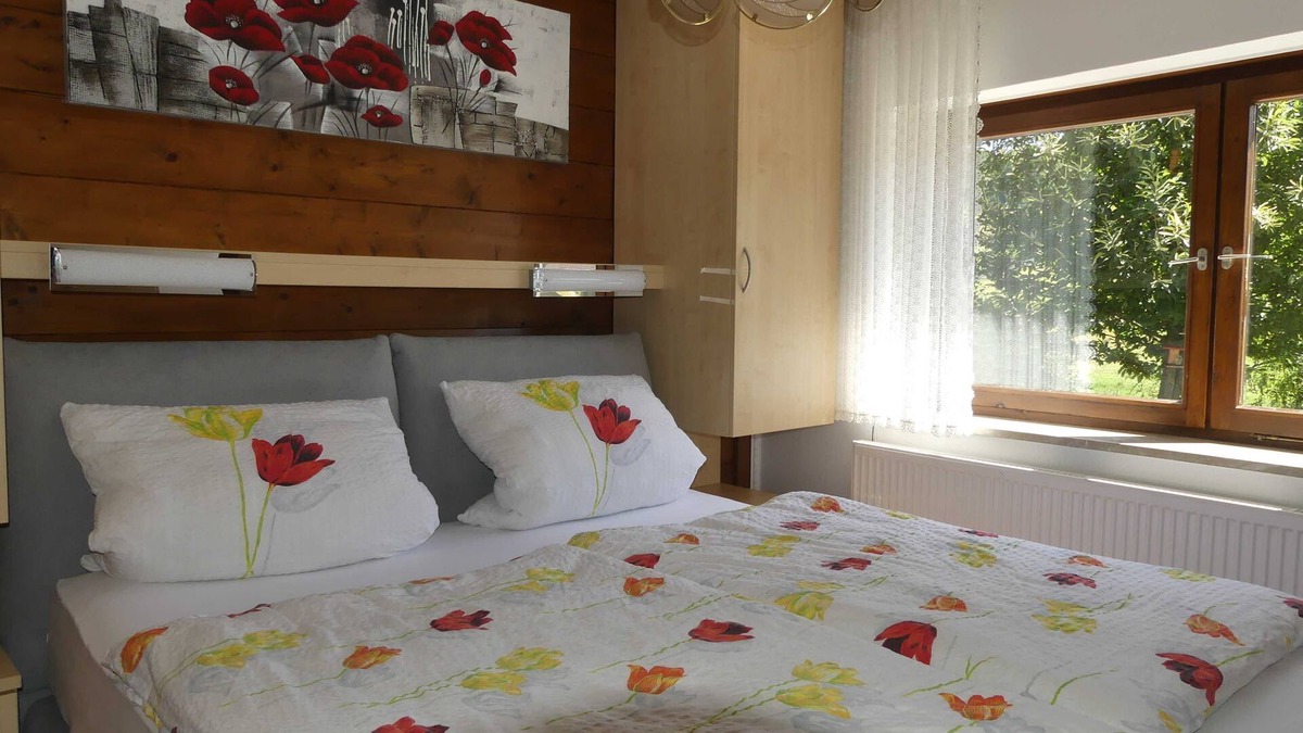 Obersensbach Cottage | Dreibettzimmer 2 Ohne Balkon - Pension Holzerstube