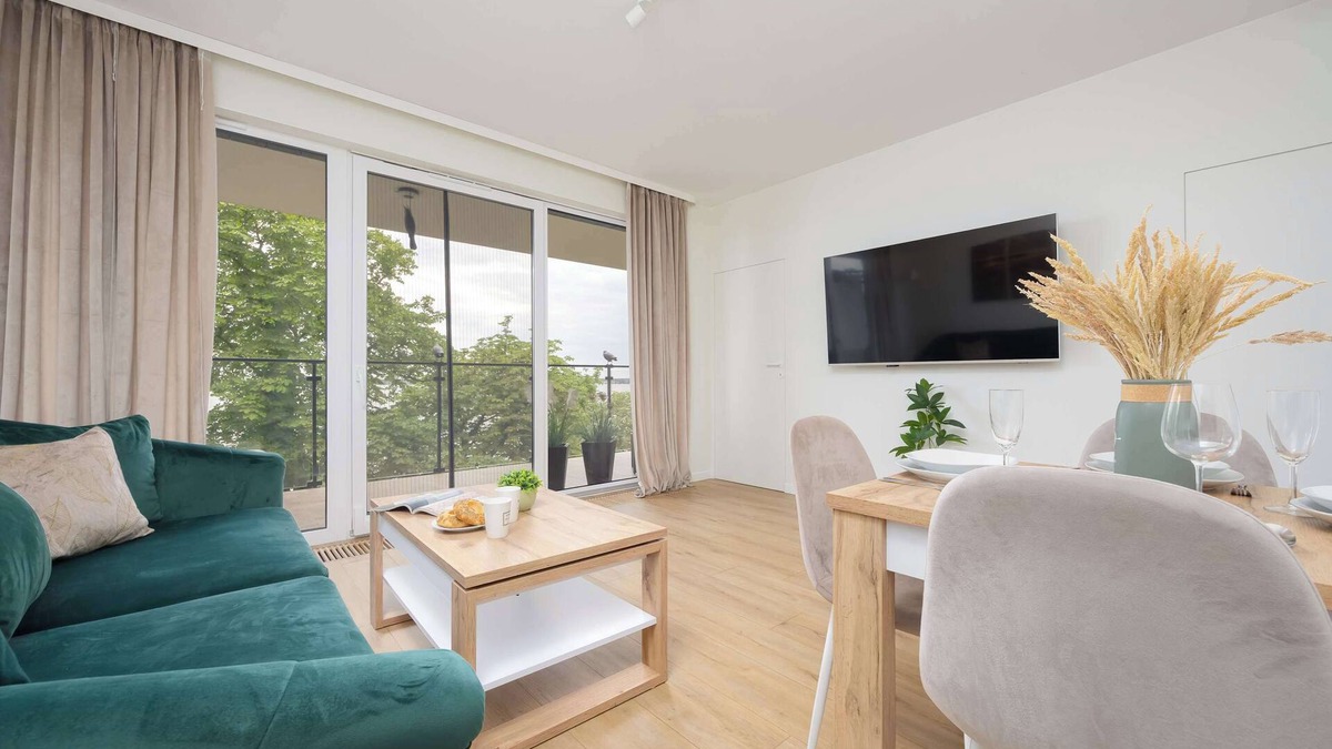 Serock Apartment | Drewnowskiego 7A | Zegrze | Stylish Apartment by the Lake | Balcony