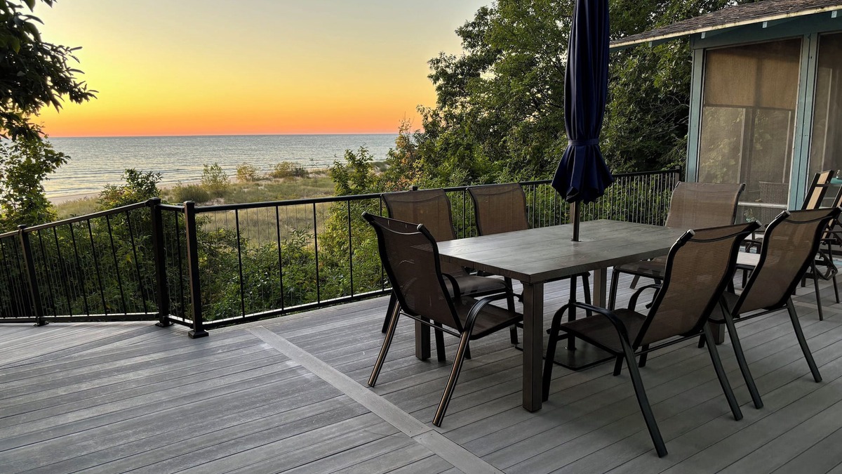 Shelby Cottage | Drift Away At Lake Michigan