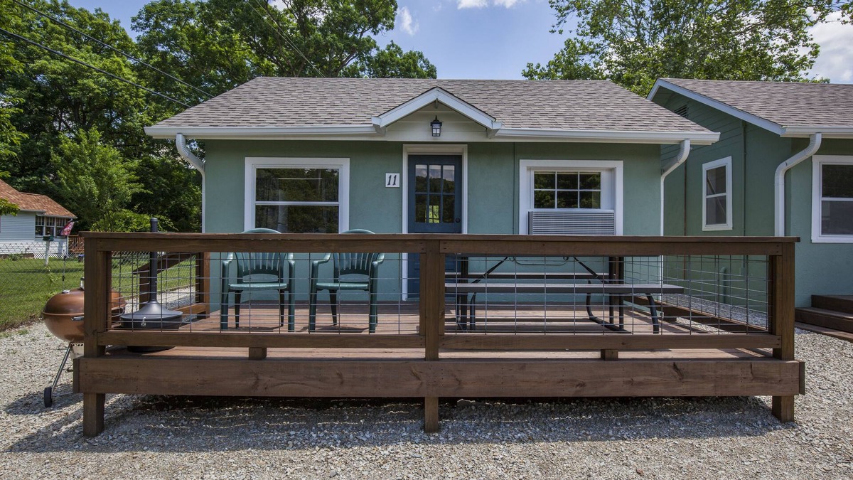 Branson Cottage | Driftwater Resort Cabin #11 with Lake Taneycomo Access & Pool!