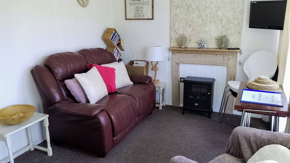 Heacham Ski Chalet | Driftwood Cabin near Heacham Beach, Coastal Chalet, Free Parking