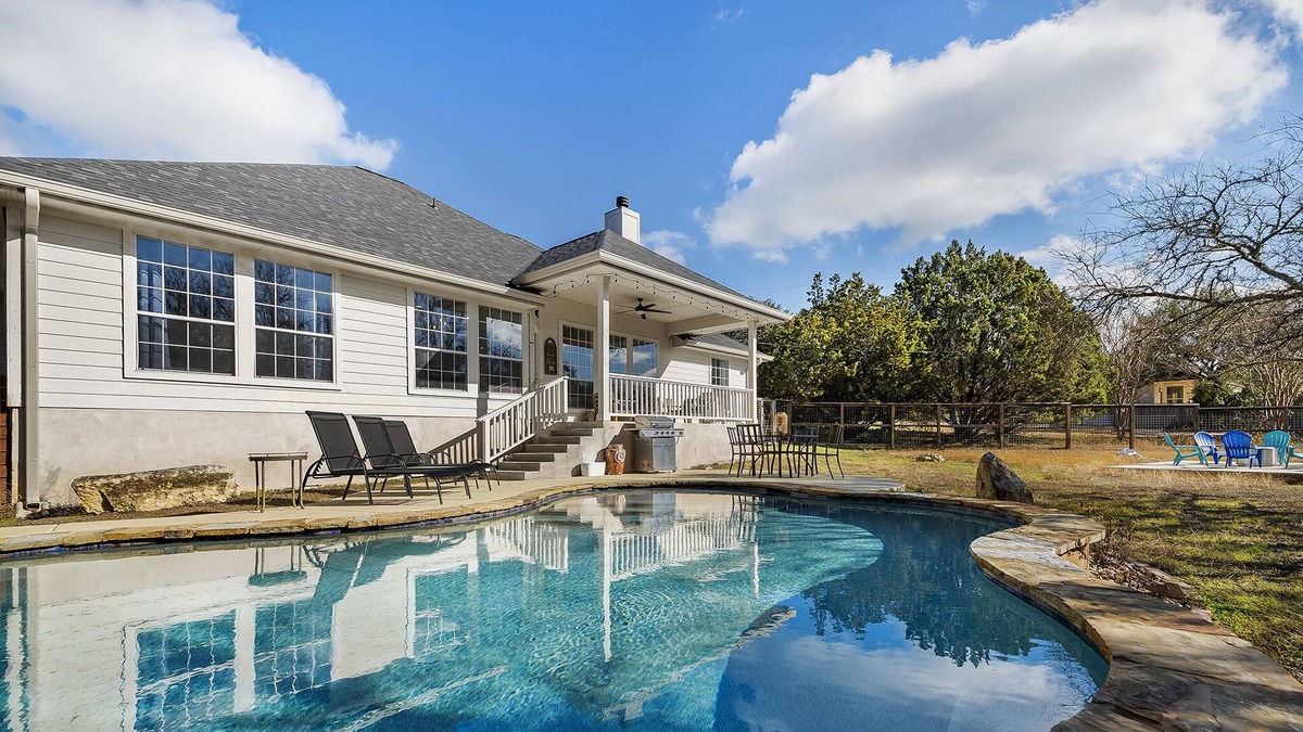 Hays County House | Driftwood Destination - pool, fire pit, yard, quiet and serene