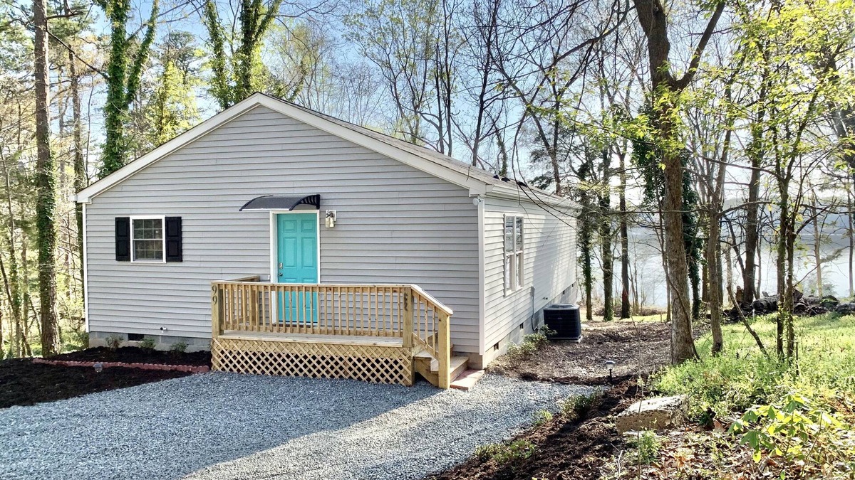 Oak Hill Park House | Driftwood Dreams Lakefront Cottage and Dock