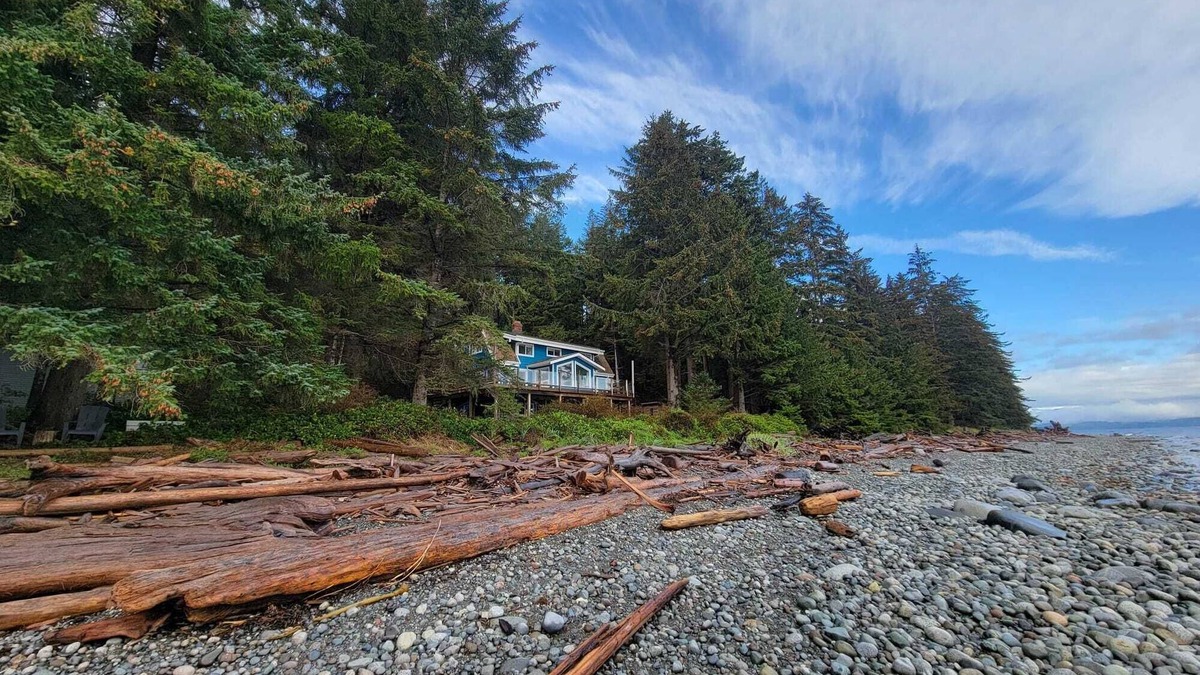 Quadra Island House | Driftwood Harbour, Quadra Island