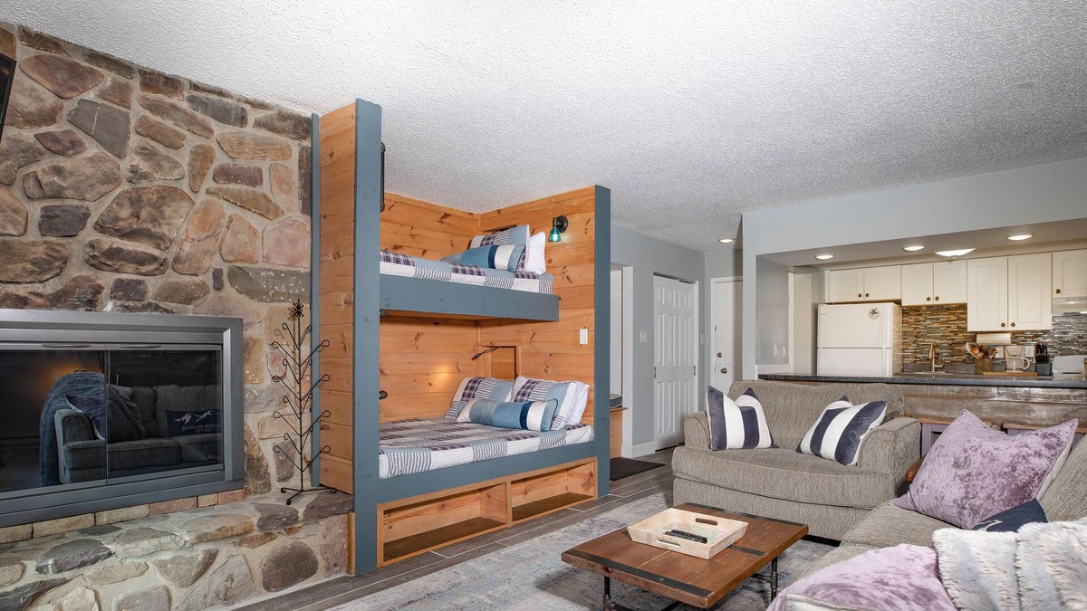Mount Jackson Condo | Driftwood Lodge (#224) | Ski/MTB/Golf | Awesome mountain views | Super cool bunk beds!