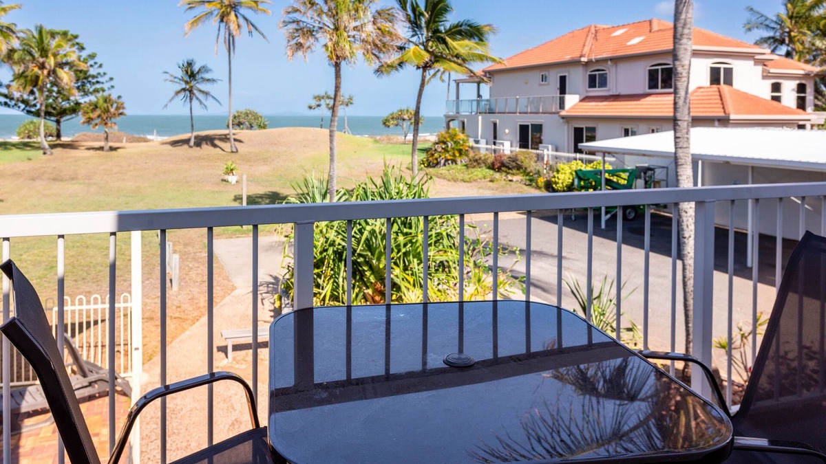Yeppoon Apartment | Driftwood on the Beach - Sea View Unit 10