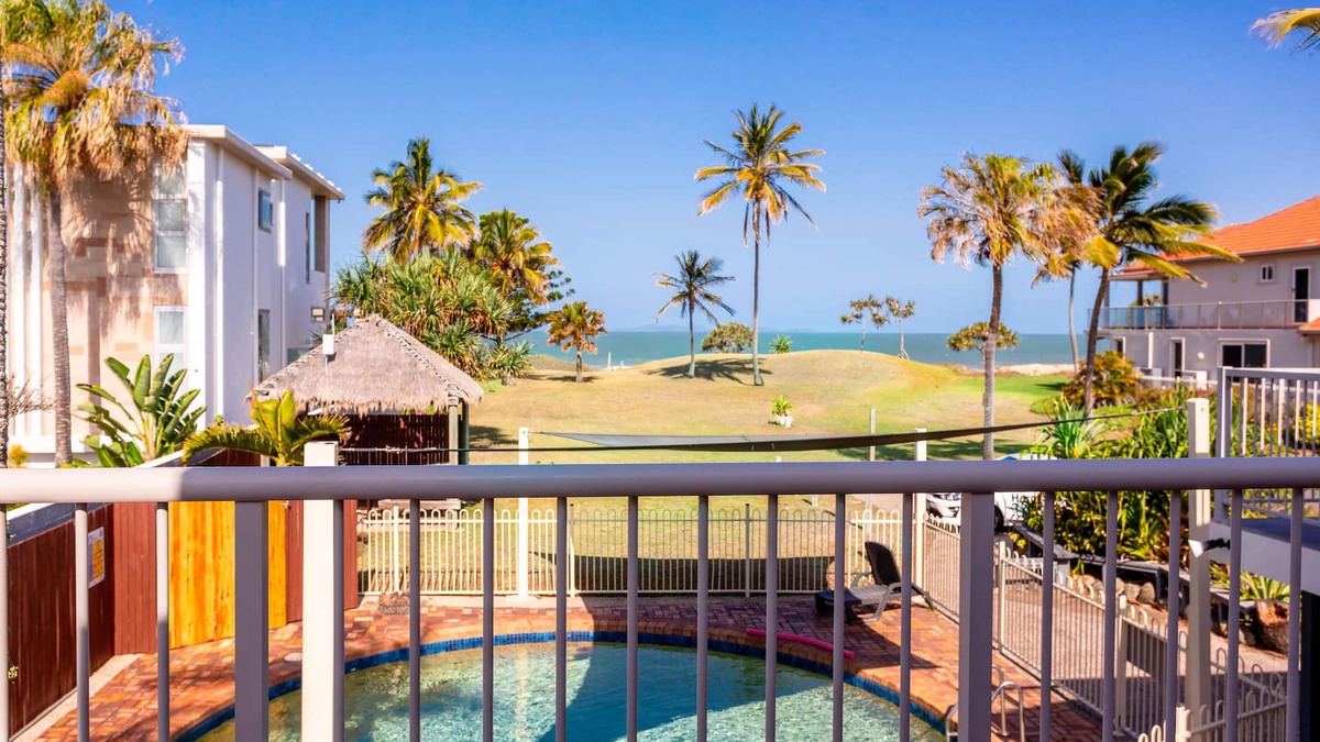 Yeppoon Apartment | Driftwood on the Beach - Sea View Unit 9
