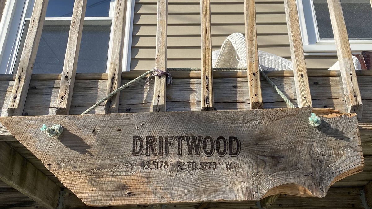 Ocean Park Cottage | “DRIFTWOOD” Quaint Cottage by the Sea- 600 ft from the sand!