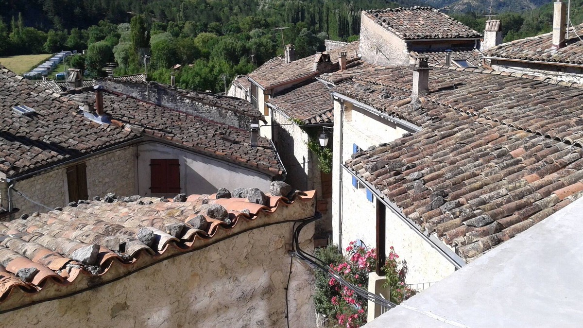 La Motte-Chalancon House | Drome: Character house, panoramic view of the pretty village
