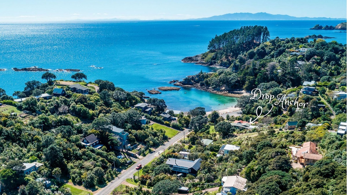 Oneroa Cottage | Drop Anchor - Beachfront Cottage - at Enclosure Bay - Beachfront Bach - 4 Bedroom Kiwi Character Home