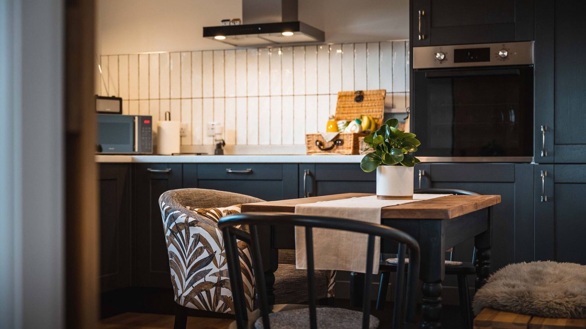 Wick Cottage | Drumdry - a rural that sleeps 4 guests in 2 bedrooms