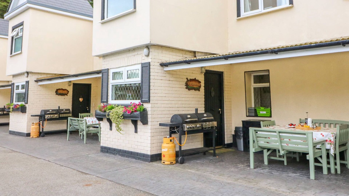Dungarvan Cottage | DRUMMOND, family friendly, with pool in Dungarvan, County Waterford