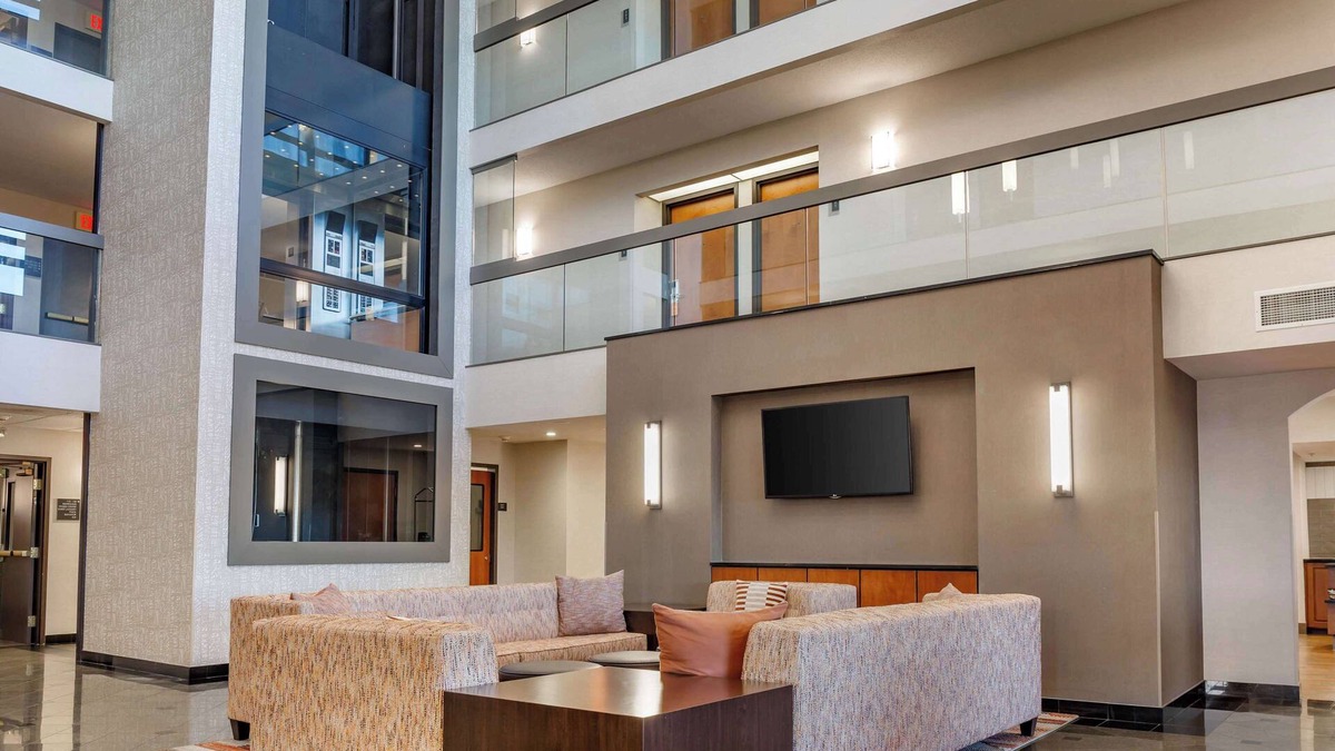 Valley Park Hotel | Drury Inn & Suites Southwest St. Louis