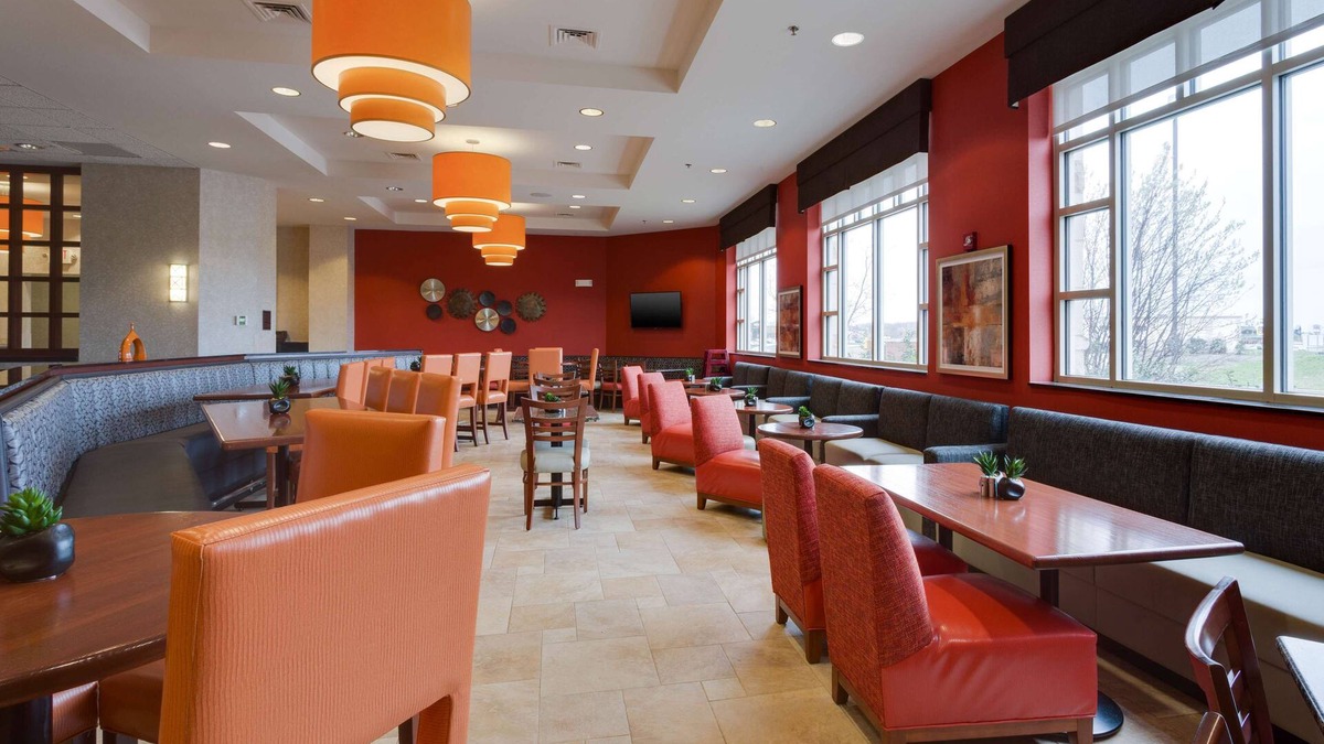 O'Fallon Hotel | Drury Inn & Suites St. Louis O'Fallon, IL